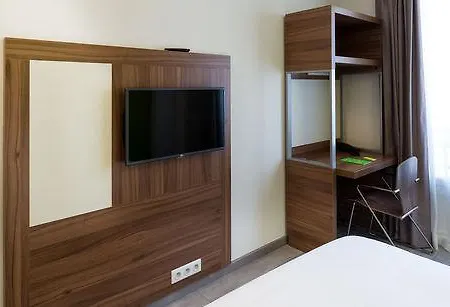 The Social Hub Paris La Defense 3* Puteaux