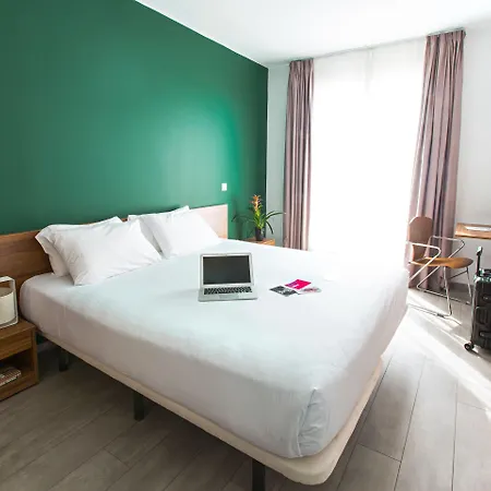Hotel The Social Hub Paris La Defense 3*