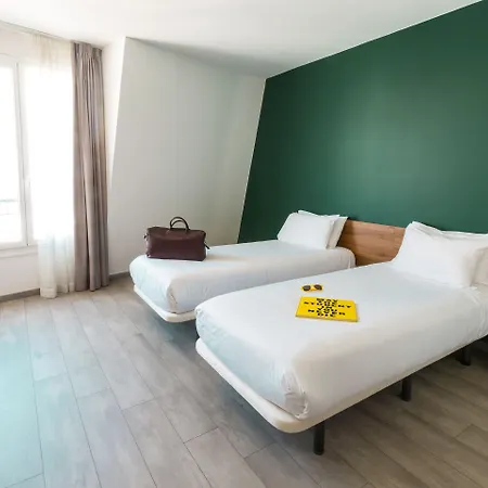 The Social Hub Paris La Defense Hotel
