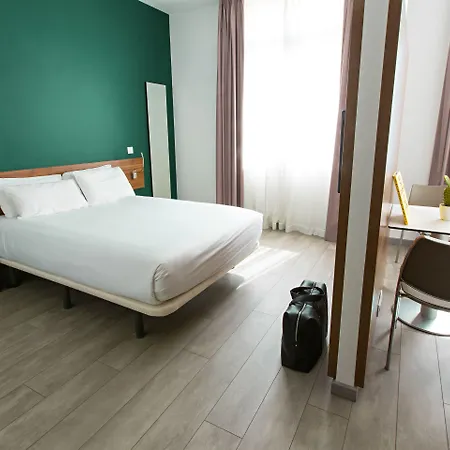 The Social Hub Paris La Defense 3*