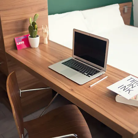 Hotel The Social Hub Paris La Defense 3*