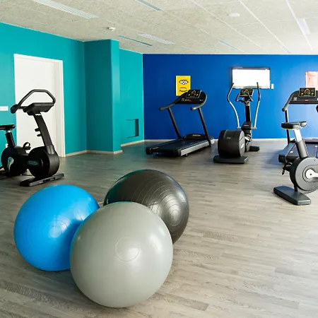 The Social Hub Paris La Defense Hotel 3*