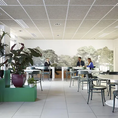 The Social Hub Paris La Defense
