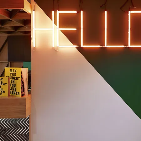 Hotel The Social Hub Paris La Defense 3*