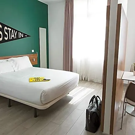 The Social Hub Paris La Defense Hotel 3*