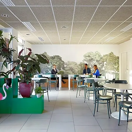 The Social Hub Paris La Defense 3* Puteaux