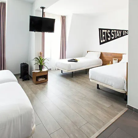 The Social Hub Paris La Defense Hotel 3*