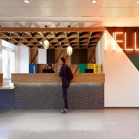 The Social Hub Paris La Defense 3* Puteaux