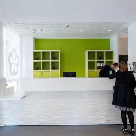 Hotel The Social Hub Paris La Defense 3*