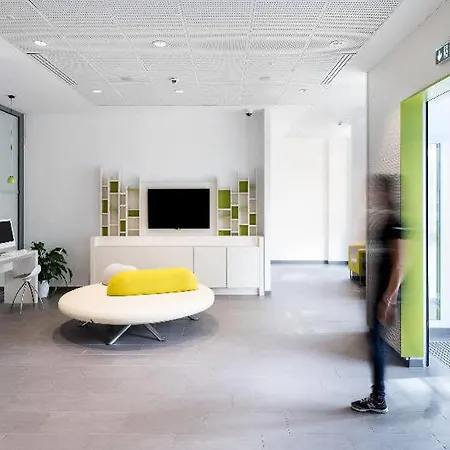 The Social Hub Paris La Defense