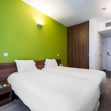 The Social Hub Paris La Defense Hotel 3*